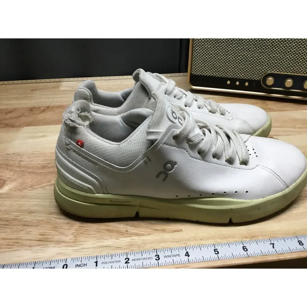 On The Roger Advantage Sneakers Women's 7.5 White Leather Low Top Athletic Shoes